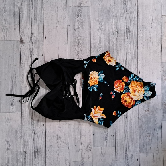 Cupshe Halter Cutout Lace Up One Piece Swimsuit in Black - Picture 14 of 14